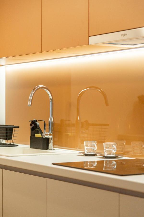 Luxurious Minimalist Residence With Sauna By Prestige Homes Budapest Ngoại thất bức ảnh