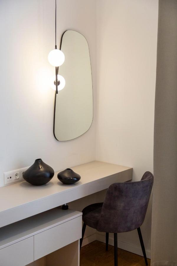 Luxurious Minimalist Residence With Sauna By Prestige Homes Budapest Ngoại thất bức ảnh