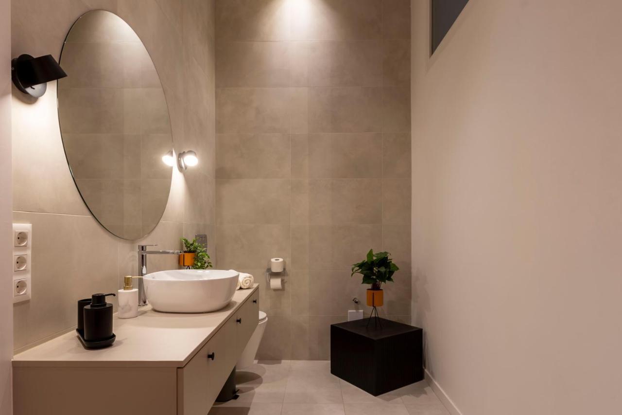 Luxurious Minimalist Residence With Sauna By Prestige Homes Budapest Ngoại thất bức ảnh